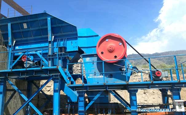 What are the Advantages of a Small Cobblestone Crusher?