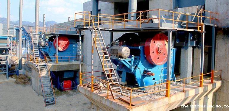 Pebble Crusher in the River Stone Crushing Plant